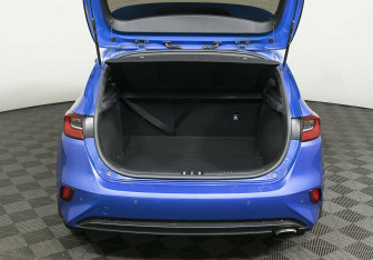 Подержанный автомобиль Kia Ceed Hatchback 2019 года (17 фото)