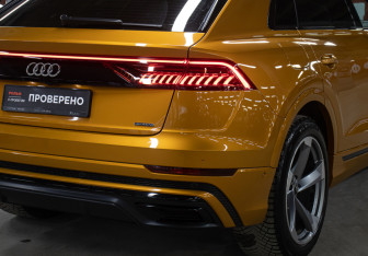 Подержанный автомобиль Audi Q8 2019 года (26 фото)
