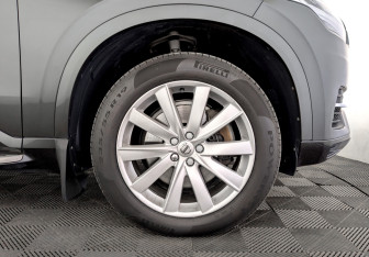 Подержанный автомобиль Volvo XC90 2018 года (18 фото)