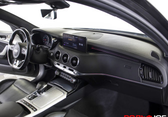 Подержанный автомобиль Kia Stinger 2021 года (9 фото)