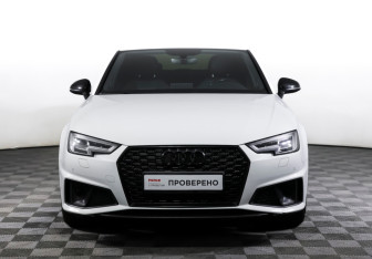 Подержанный автомобиль Audi A4 Sedan 2019 года (2 фото)