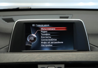 Подержанный автомобиль BMW X1 2016 года (17 фото)