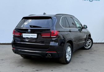 Подержанный автомобиль BMW X5 2015 года (5 фото)