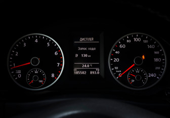 Подержанный автомобиль Volkswagen Tiguan 2012 года (14 фото)