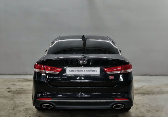 Подержанный автомобиль Kia Optima Sedan 2018 года (6 фото)