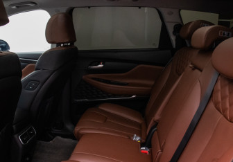 Подержанный автомобиль Hyundai Santa Fe 2023 года (11 фото)