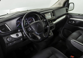 Подержанный автомобиль Citroen SpaceTourer 2018 года (10 фото)