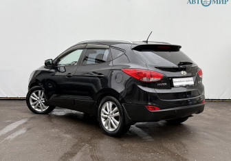 Подержанный автомобиль Hyundai ix35 2010 года (7 фото)