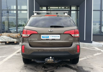 Подержанный автомобиль Kia Sorento 2013 года (6 фото)