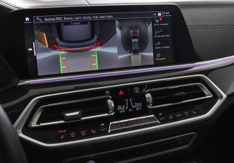 Подержанный автомобиль BMW X6 M 2022 года (15 фото)