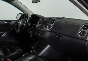 Подержанный автомобиль Volkswagen Tiguan 2009 года (12 фото)