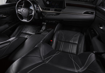 Подержанный автомобиль Lexus ES 2020 года (28 фото)