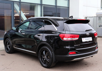 Подержанный автомобиль Kia Sorento 2017 года (6 фото)