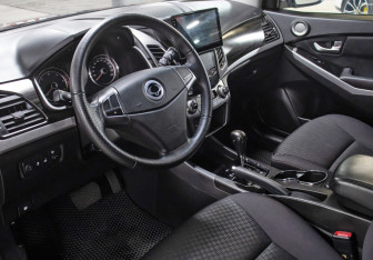 Подержанный автомобиль SsangYong Actyon 2014 года (16 фото)