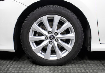 Подержанный автомобиль Toyota Camry Sedan 2020 года (23 фото)