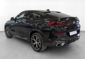 Подержанный автомобиль BMW X6 2020 года (7 фото)