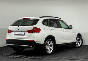 Подержанный автомобиль BMW X1 2011 года (2 фото)