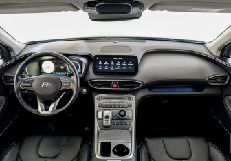 Подержанный автомобиль Hyundai Santa Fe 2022 года (14 фото)