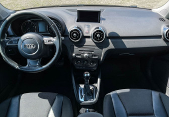 Подержанный автомобиль Audi A1 2012 года (12 фото)