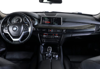 Подержанный автомобиль BMW X6 2016 года (12 фото)