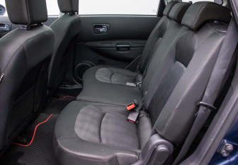 Подержанный автомобиль Nissan Qashqai+2 2012 года (11 фото)