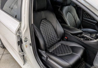 Подержанный автомобиль Toyota Camry Sedan 2018 года (23 фото)