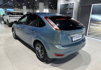 Подержанный автомобиль Ford Focus Hatchback 2010 года (4 фото)