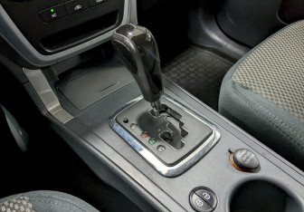 Подержанный автомобиль Geely Emgrand X7 2015 года (26 фото)