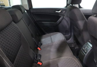 Подержанный автомобиль Skoda Yeti 2016 года (22 фото)