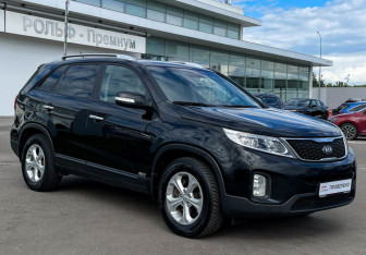Подержанный автомобиль Kia Sorento 2017 года (3 фото)