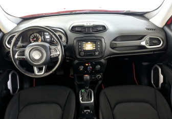 Подержанный автомобиль Jeep Renegade 2018 года (23 фото)