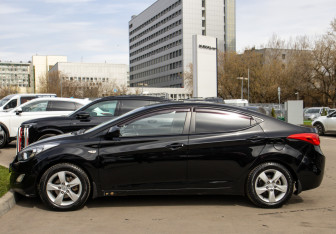 Подержанный автомобиль Hyundai Elantra Sedan 2012 года (6 фото)