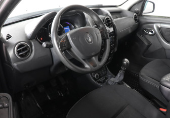 Подержанный автомобиль Renault Duster 2018 года (9 фото)