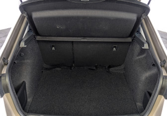 Подержанный автомобиль Skoda Rapid Liftback 2021 года (10 фото)