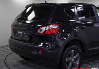 Подержанный автомобиль Nissan Qashqai 2010 года (19 фото)