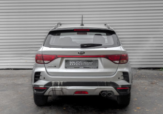 Подержанный автомобиль Kia Rio Hatchback 2021 года (6 фото)