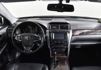 Подержанный автомобиль Toyota Camry Sedan 2015 года (10 фото)