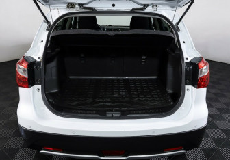 Подержанный автомобиль Suzuki SX4 Hatchback 2014 года (19 фото)