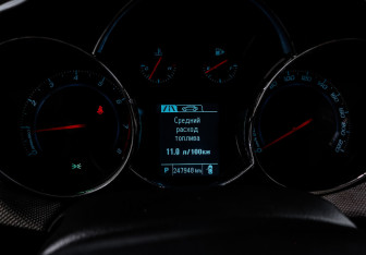 Подержанный автомобиль Chevrolet Cruze Wagon 2014 года (11 фото)