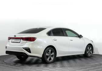 Подержанный автомобиль Kia Cerato Sedan 2020 года (5 фото)