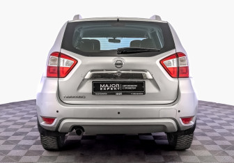 Подержанный автомобиль Nissan Terrano 2014 года (6 фото)