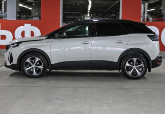 Подержанный автомобиль Peugeot 3008 2021 года (7 фото)