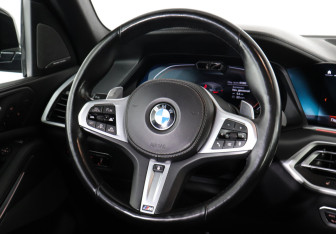 Подержанный автомобиль BMW X5 2021 года (12 фото)
