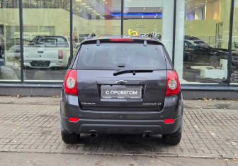 Подержанный автомобиль Chevrolet Captiva 2013 года (7 фото)