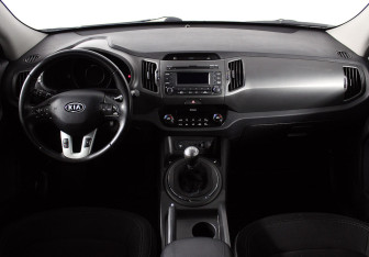 Подержанный автомобиль Kia Sportage 2012 года (11 фото)