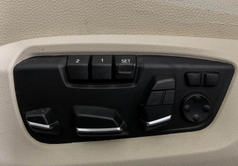 Подержанный автомобиль BMW X5 2017 года (17 фото)