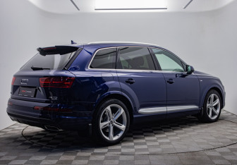 Подержанный автомобиль Audi Q7 2018 года (5 фото)