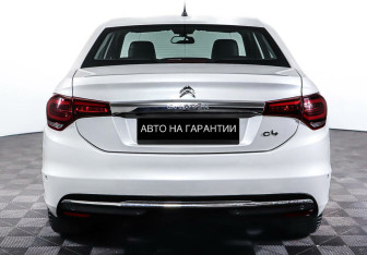 Подержанный автомобиль Citroen C4 Sedan 2017 года (6 фото)
