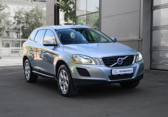 Подержанный автомобиль Volvo XC60 2010 года (3 фото)