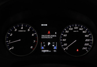 Подержанный автомобиль Mitsubishi Outlander 2021 года (11 фото)